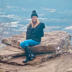 Meet your Posher, Brooke